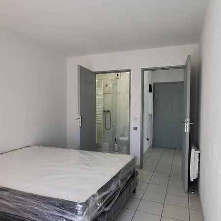 Apartment Open, Grand T2, 47m2, 6 Couchages, 2 Salles De Bai Frejus